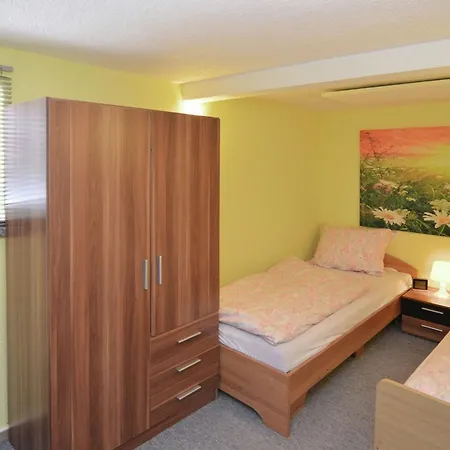 Semesterbostad Bright In With Private Garden *