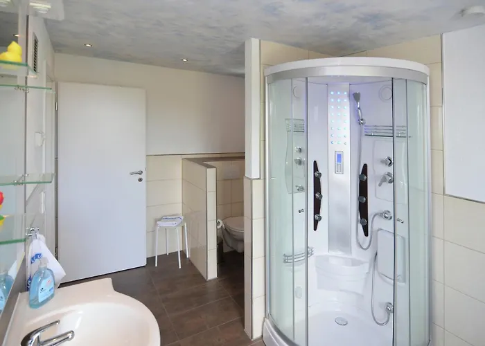 & Hiking Forest Schnett